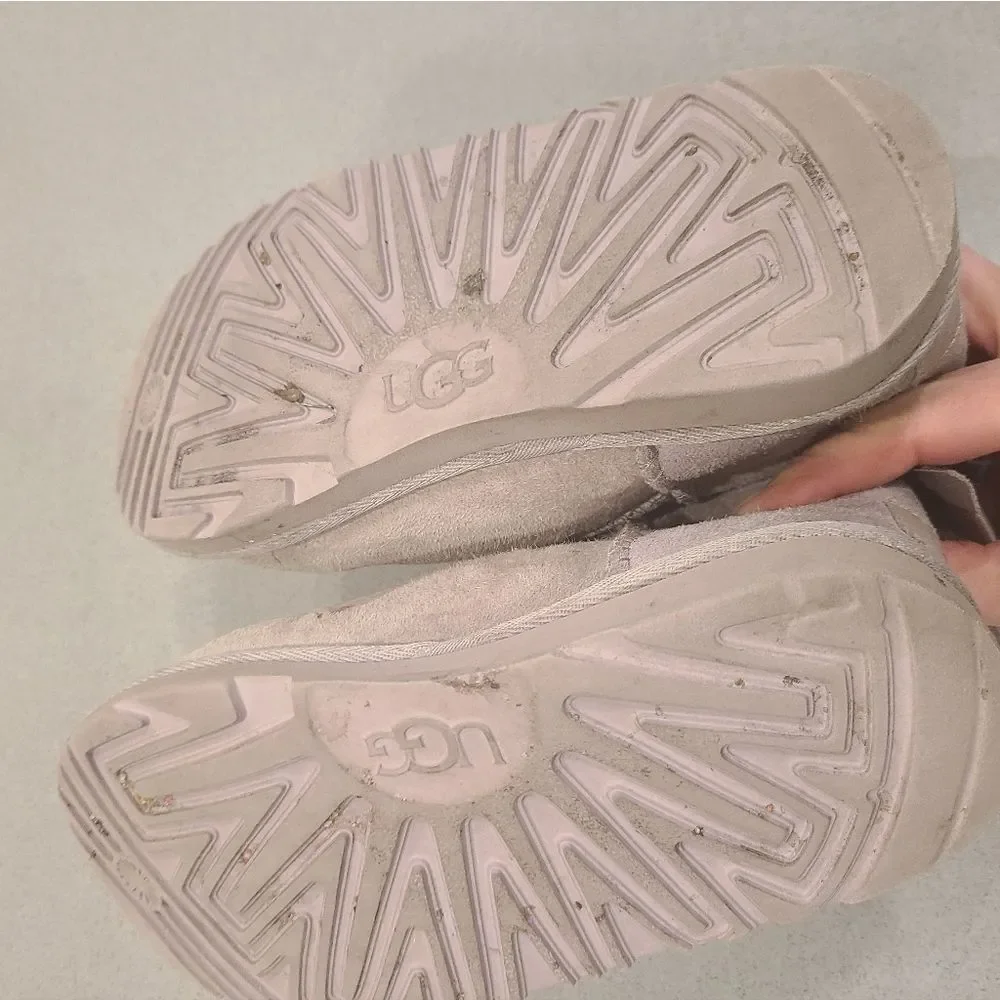 UGG Boots Light Tan With Bows